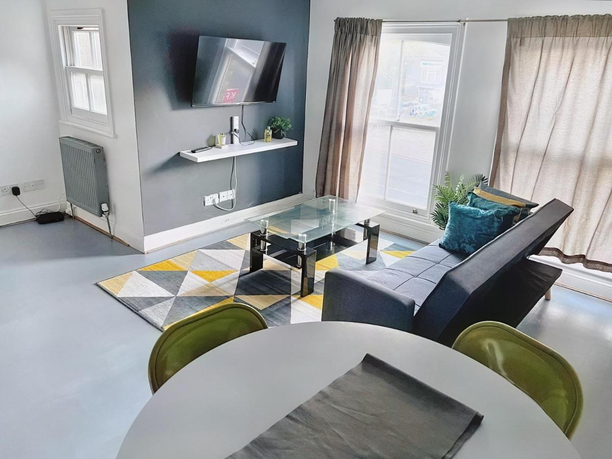 Lovely 2-Bedroom Serviced Apartment Greater London Londres Exterior foto